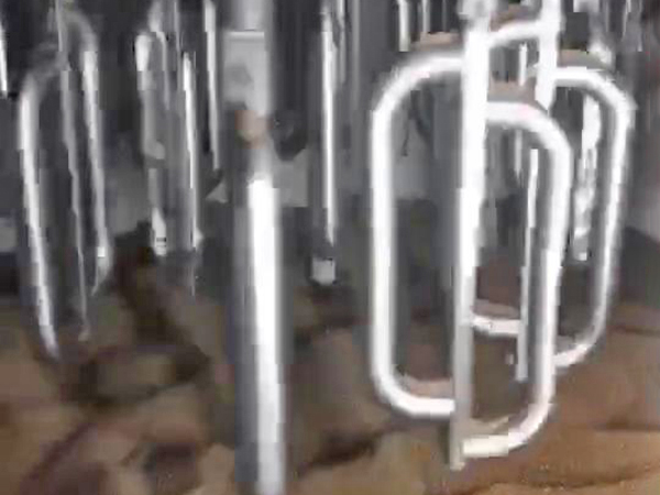 门拉手抛光